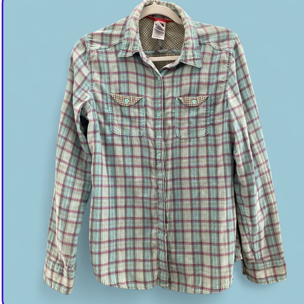 The North Face Women's Plaid Button Down Shirt. Blue,Green & Purple Cotton Blend